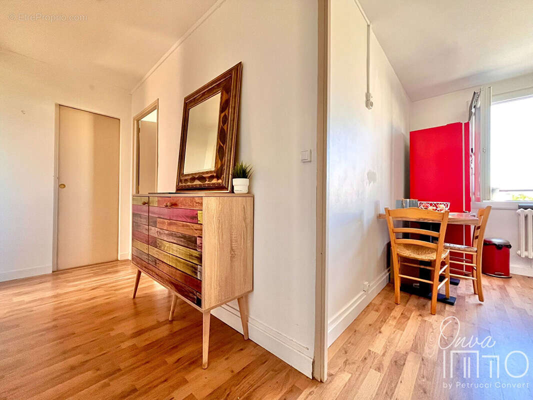 Appartement à DECINES-CHARPIEU