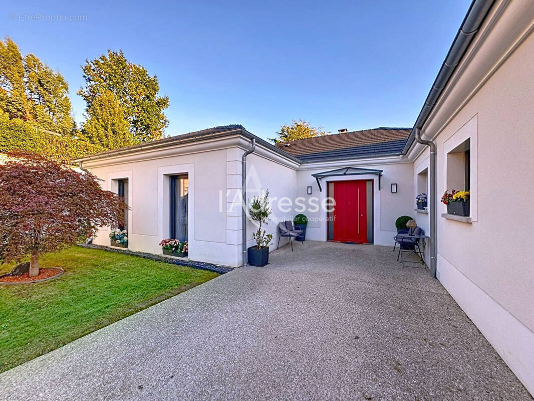 Maison à MONTEVRAIN