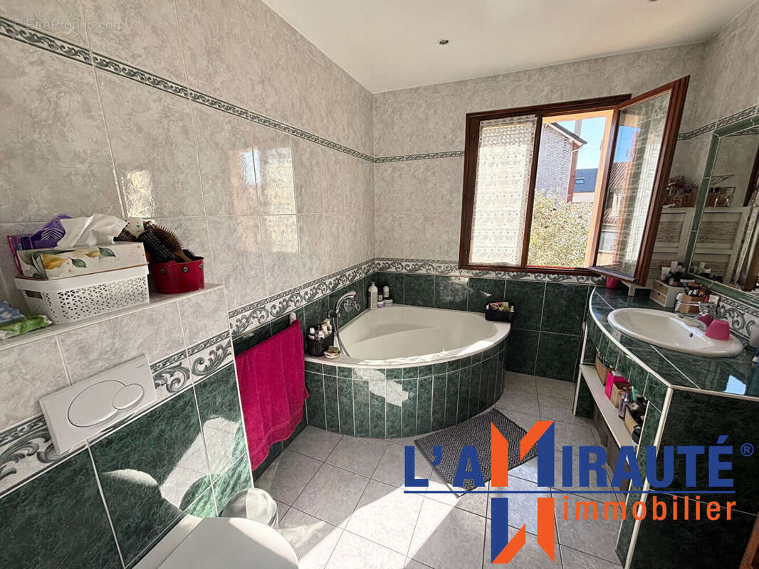 Maison à SARTROUVILLE