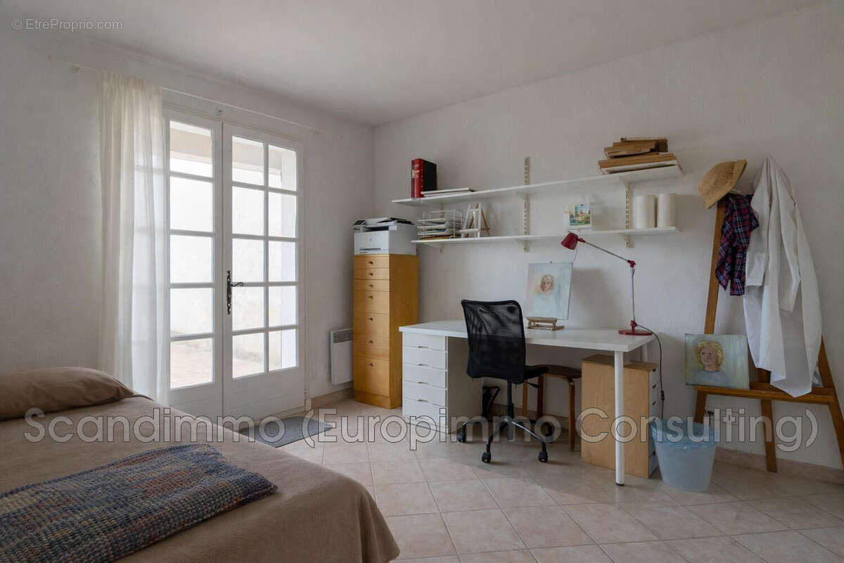 Maison à ROQUEBRUNE-SUR-ARGENS