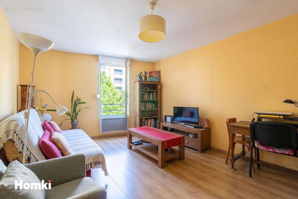 Appartement T2 de 46 m² à Lyon 69007, Rue du Commandant Ayasse - photo 2