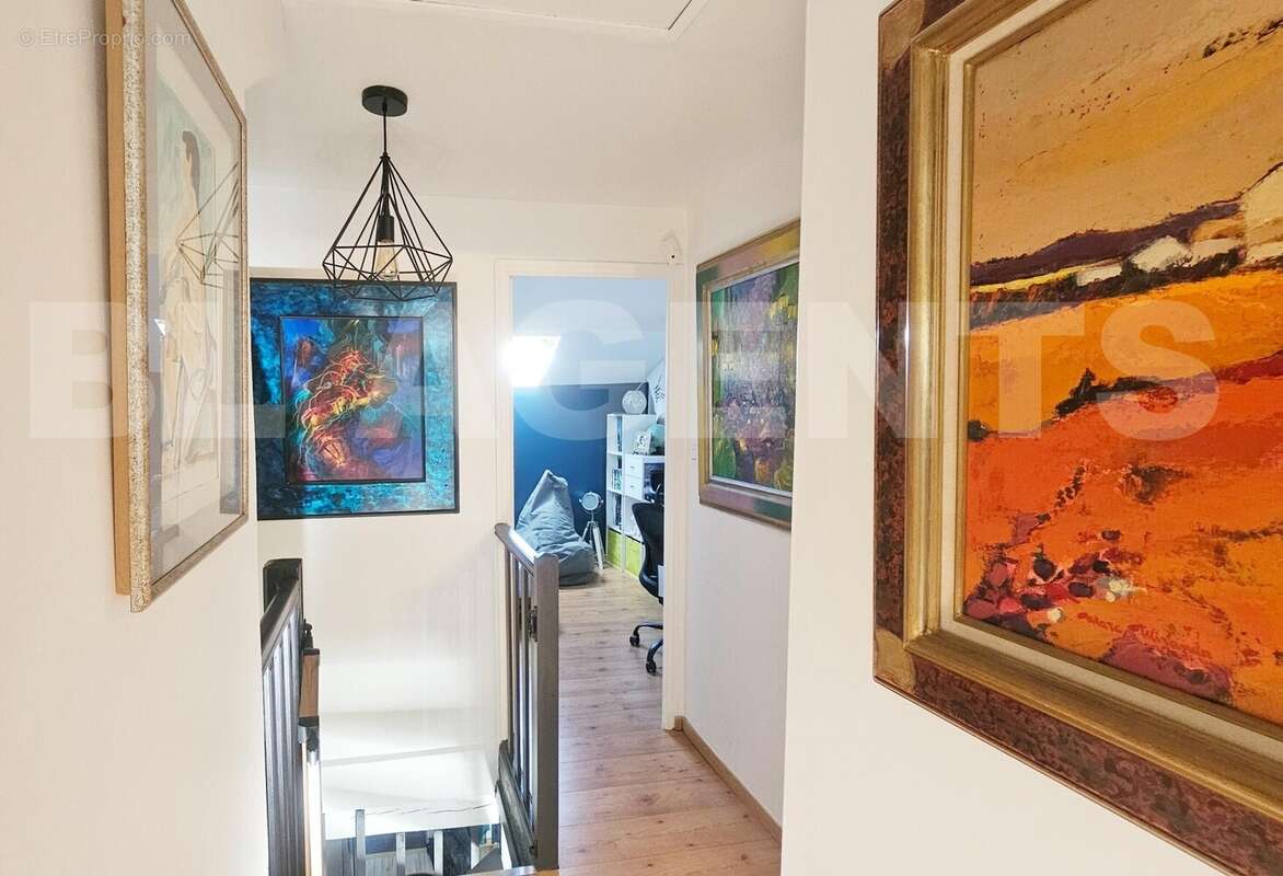 ff97308d-d9ab-4aea-84df-e512ee1e735d_notsynced - Maison à MARSEILLE-10E