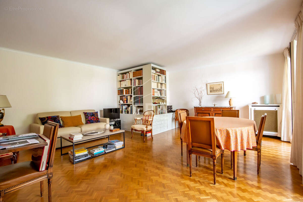 Appartement à PARIS-12E
