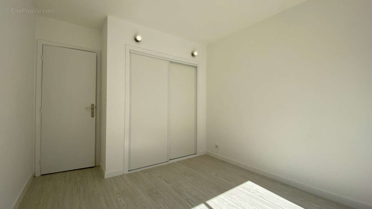 Appartement à VALLAURIS