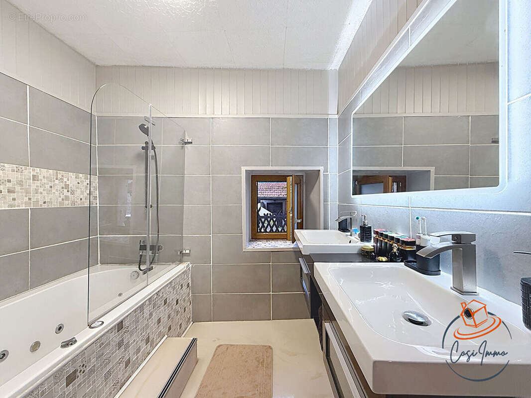 Maison à BELLEGARDE-SUR-VALSERINE