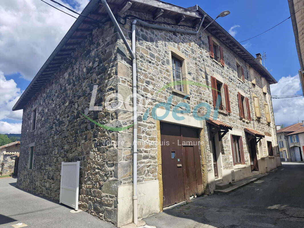 Maison à POULE-LES-ECHARMEAUX