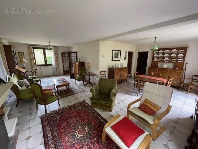 Maison à LE HAILLAN