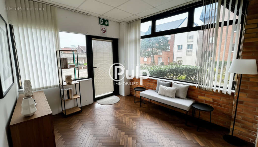 Commerce à COURRIERES