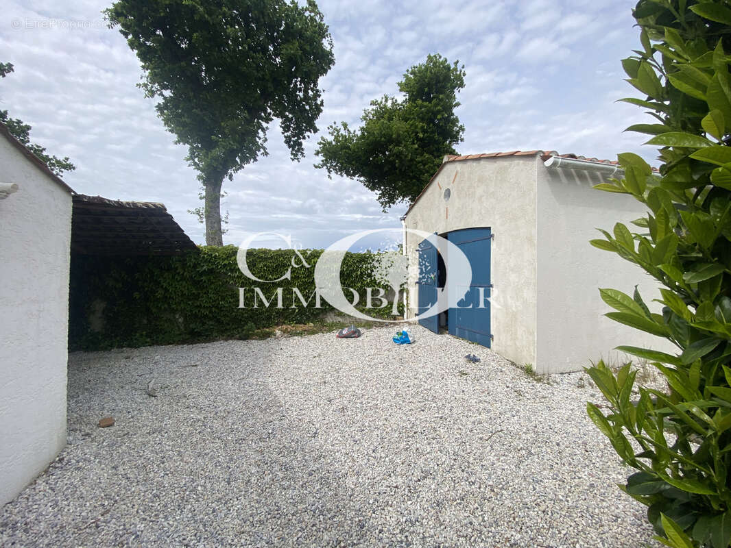 Maison dans le bourg sur jardin clos - photo 15