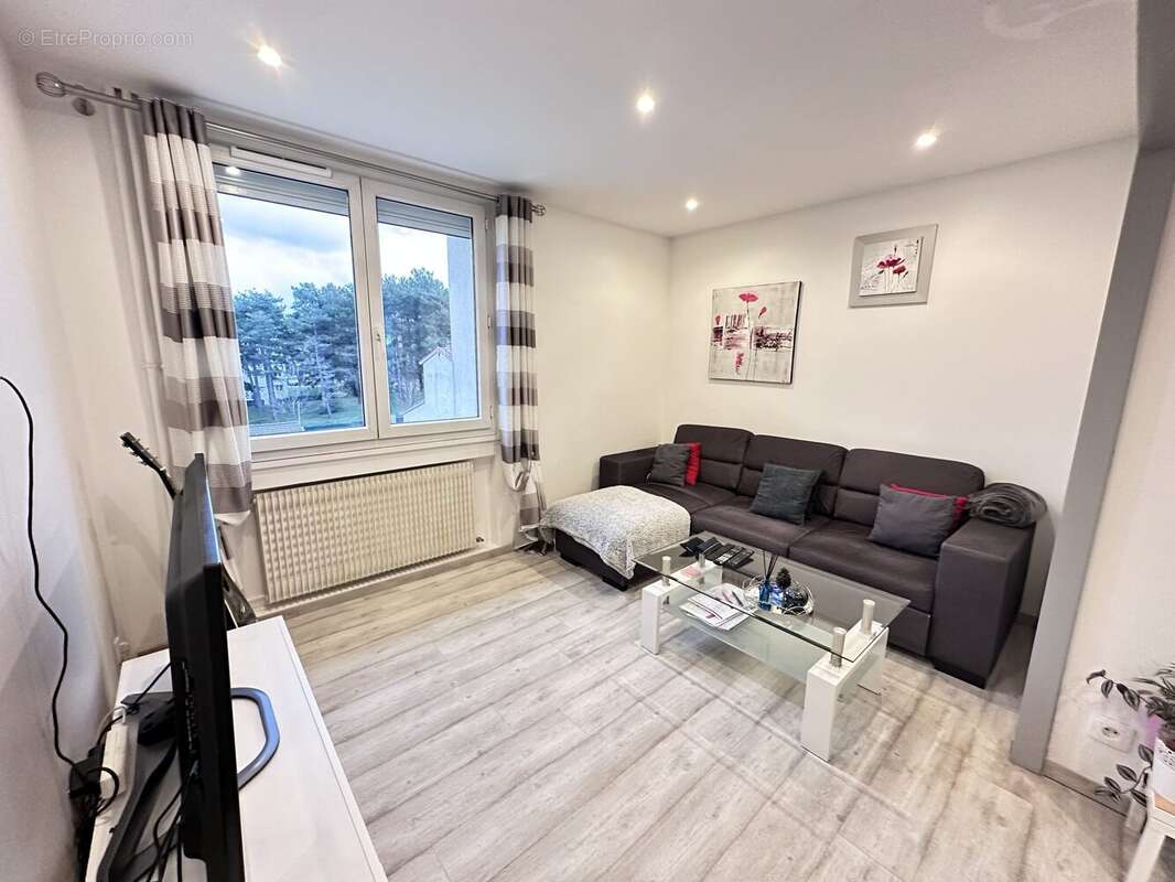 Appartement à SAINT-PAUL-EN-JAREZ