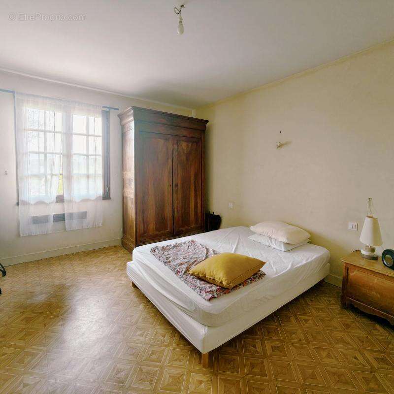 Maison à NEUILLE-PONT-PIERRE