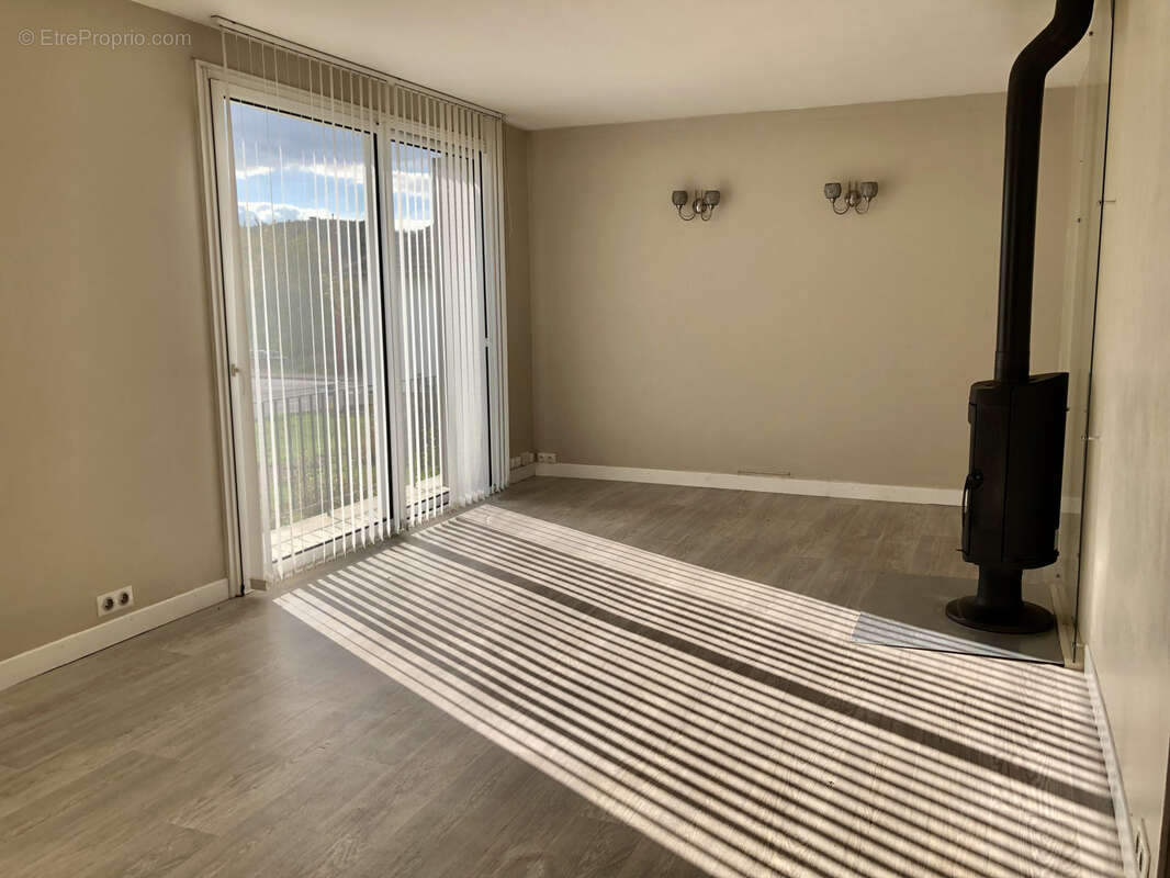 Maison à CORMEILLES