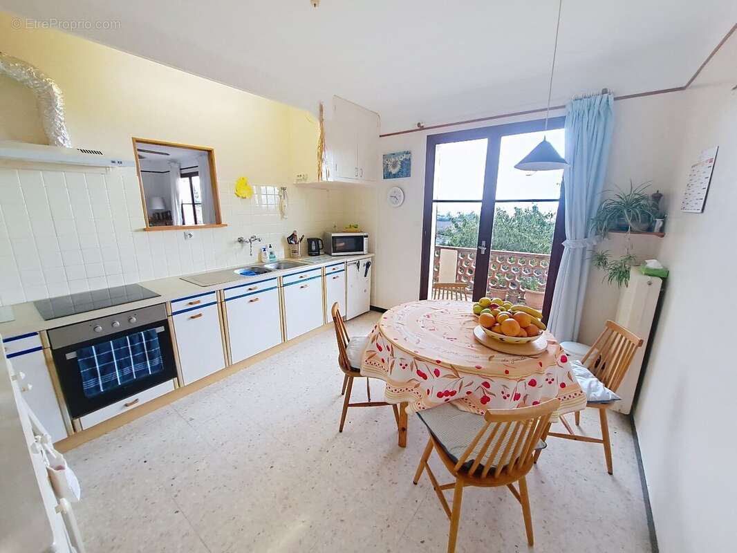 Proche Cadours Maison T6 178m² Vue exceptionnelle. Beau jardin 1500m² - photo 5
