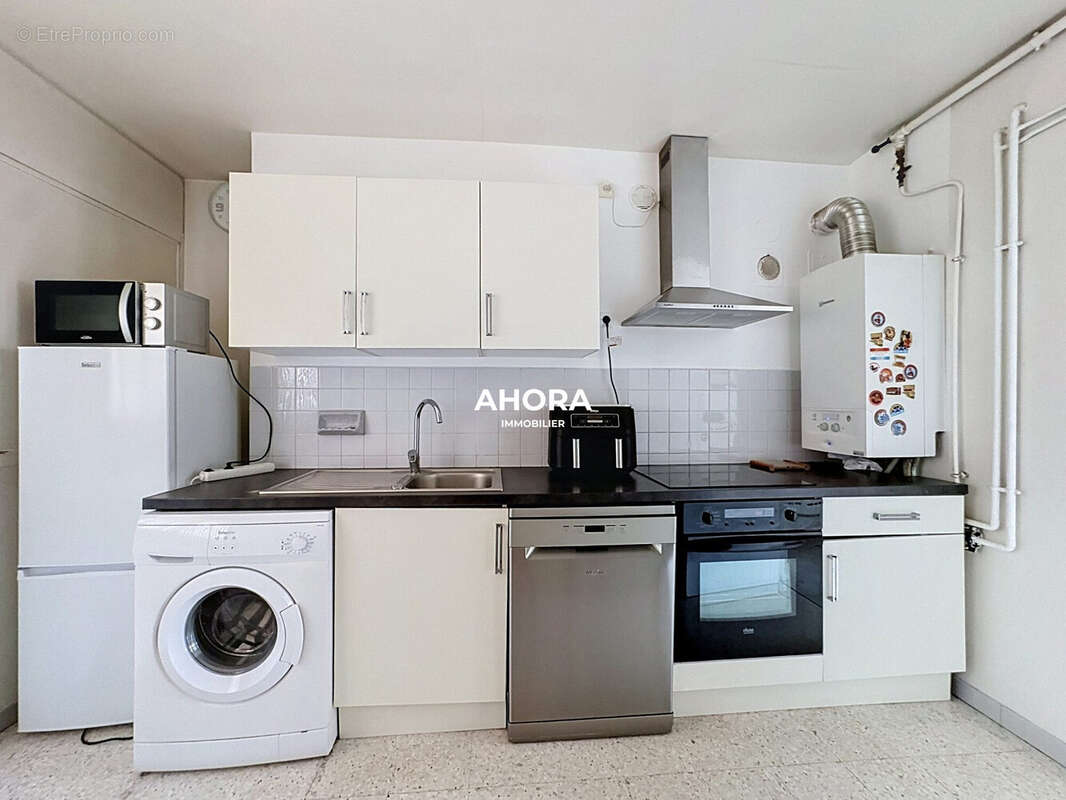 Appartement 69 m² à Marseille-9e  - photo 6
