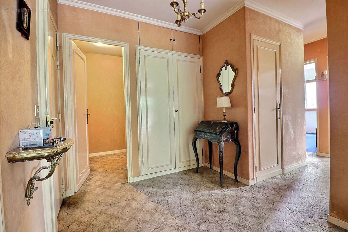 EXCLUSIVITE - CHAMBOURCY - Appartement de 87.64m² au 2ème étage. - photo 8