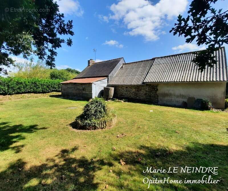 Maison à PLOUNEVEZ-QUINTIN