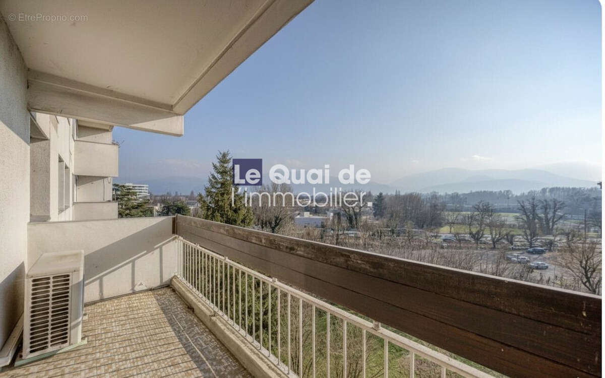 Appartement à MEYLAN