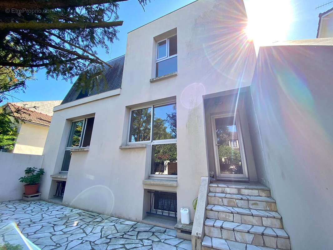 Maison à SARTROUVILLE