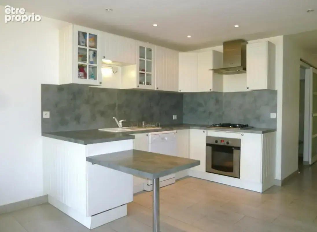Gonfaron  en plein coeur du village  ensemble immobilier spécial investisseur - photo 3
