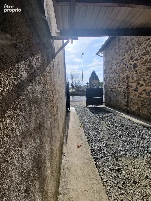 Maison de charme en pierres avec des espaces extérieurs très cosy. - photo 28