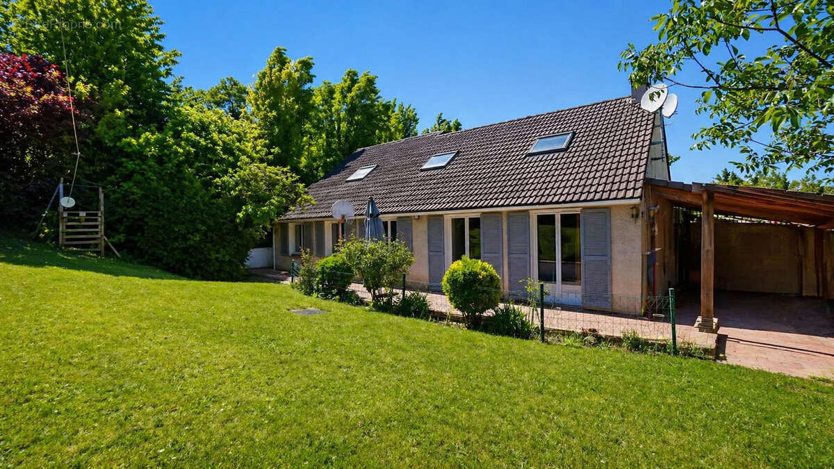 Maison à MEZIERES-SUR-SEINE