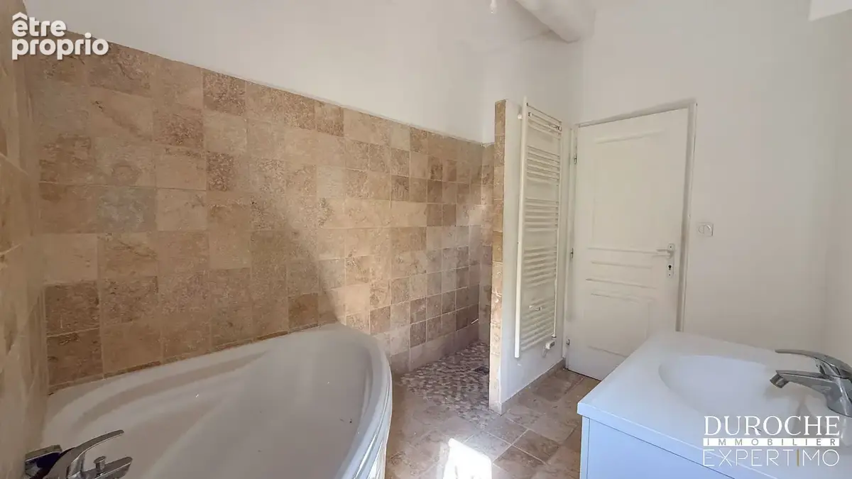 Maison de village de 141 m2 avec cour et potentiel — Courthézon - photo 8