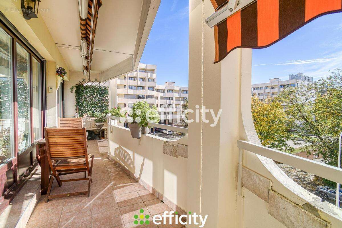 Appartement à LYON-9E