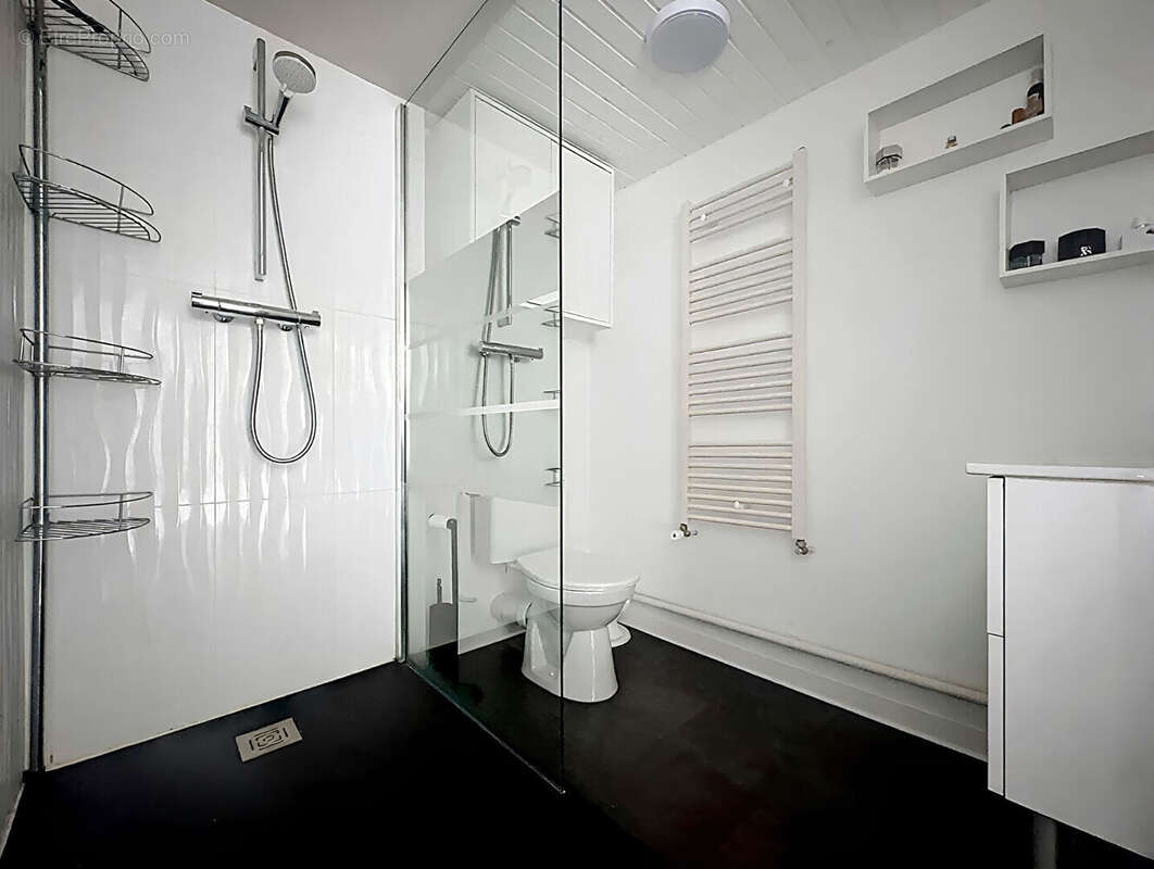 Maison type longère énovée avec dépendances. - photo 12