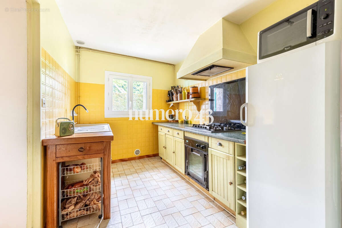 Cuisine - Maison à ILLATS