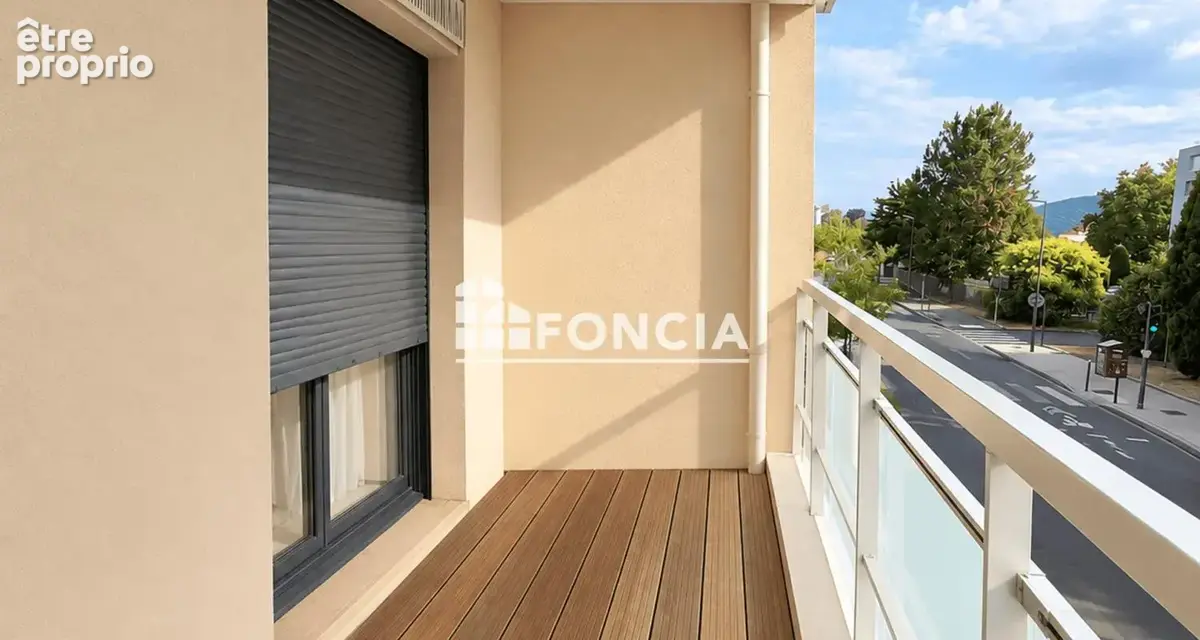 T4 lumineux avec balcon et garage box – Centre de Neuville-sur-Saône - photo 2