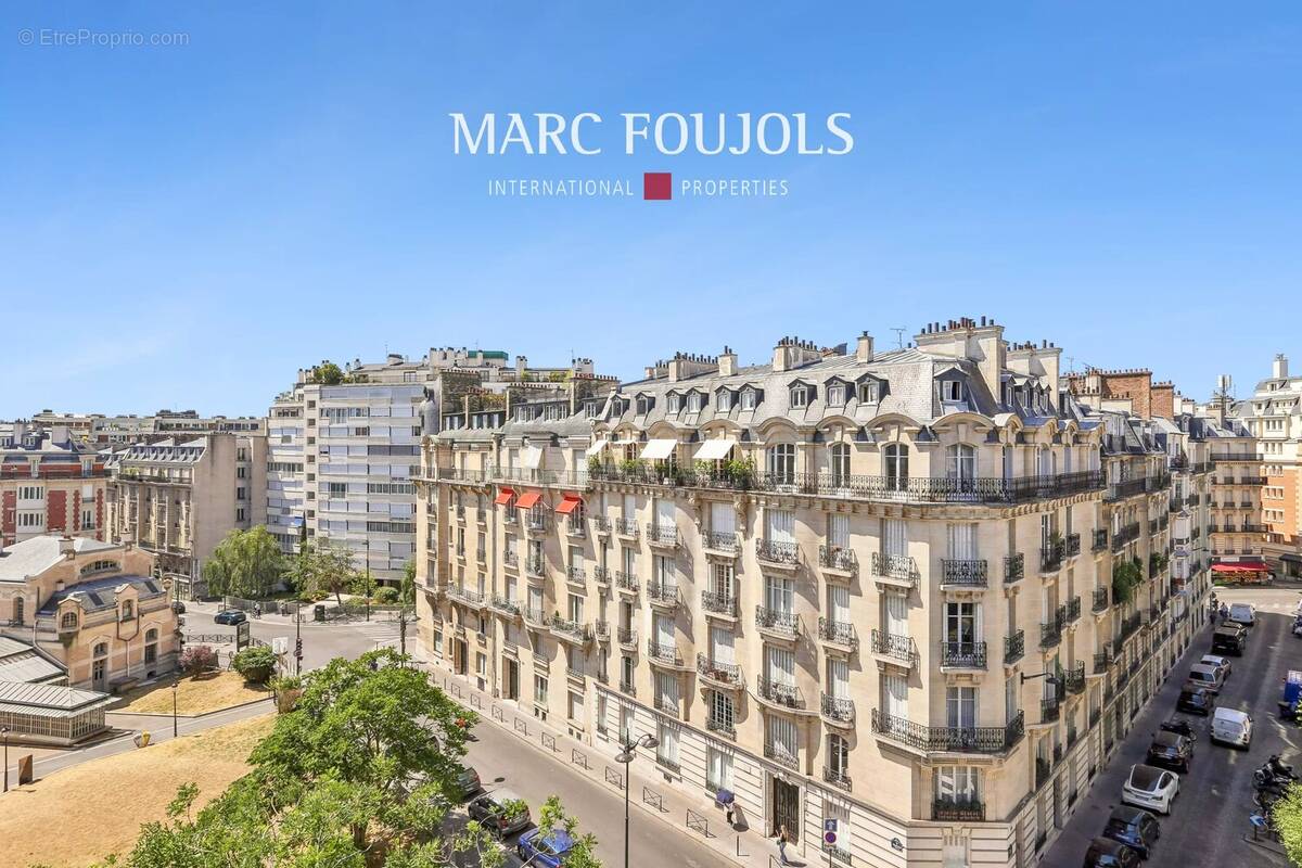 Appartement à PARIS-16E