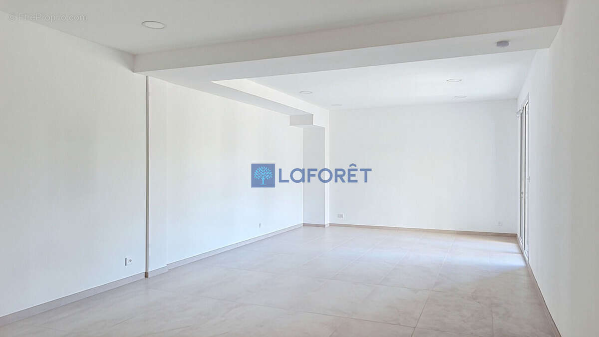 Local commercial Marseille 170 m2 - photo 3