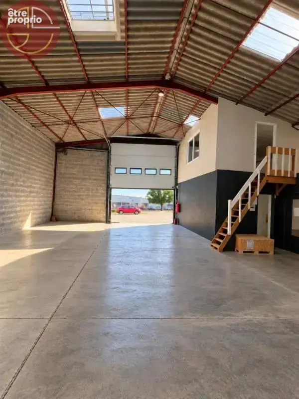 Commerce 1 205 m² à vendre à Saint-Alban (31140) - photo 2