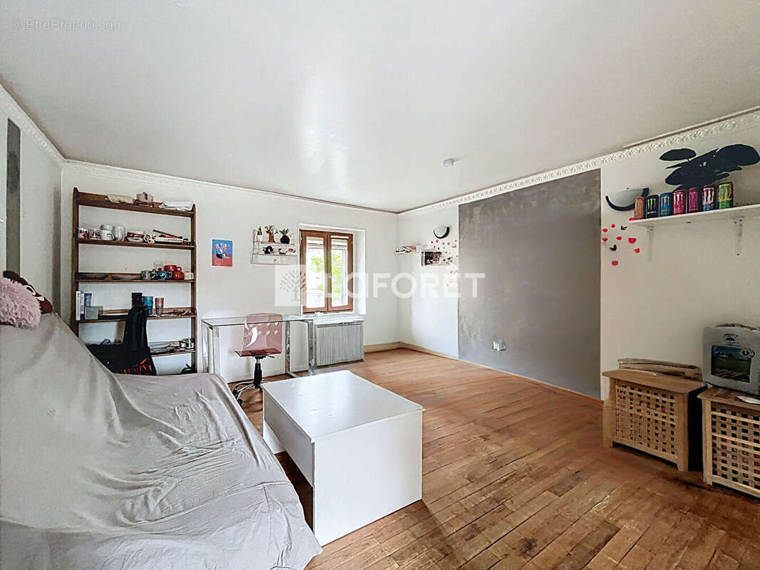 Appartement à CHAUMONTEL