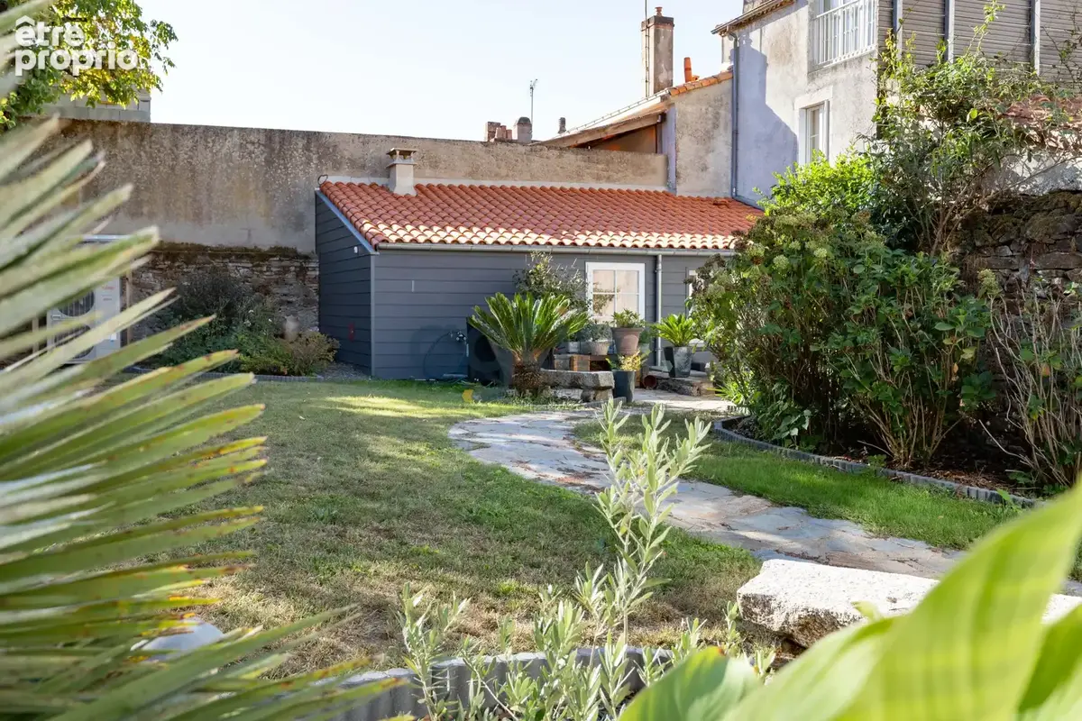 A 30 min de Nantes, centre Montaigu, maison de ville 202m2 hab, 5 chambres, garage et dépendance, terrain - photo 20