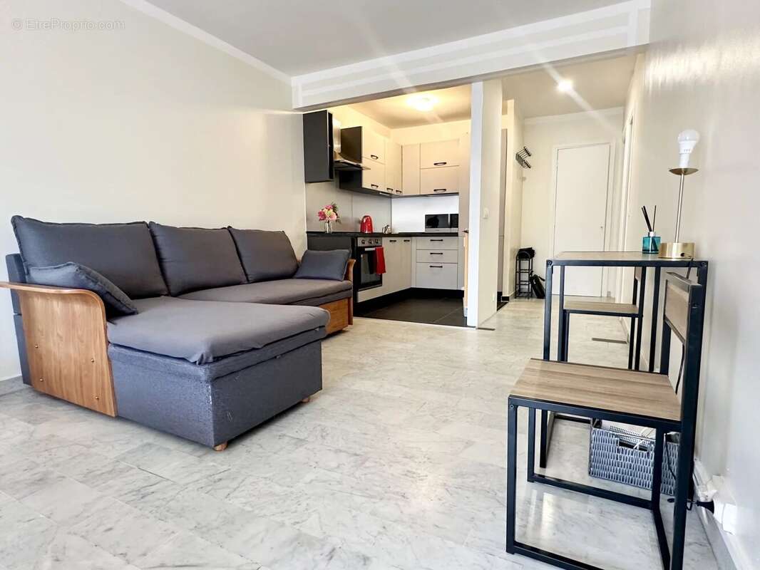 À VENDRE NICE– Studio 31 m² avec balcon, refait à neuf, au calme - photo 7