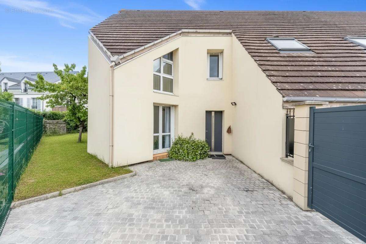 Maison familiale de 5 pièces - 132 m2 - L'Isle-Adam - photo 15