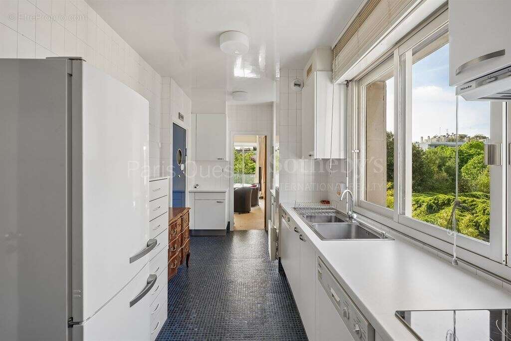 Appartement à NEUILLY-SUR-SEINE