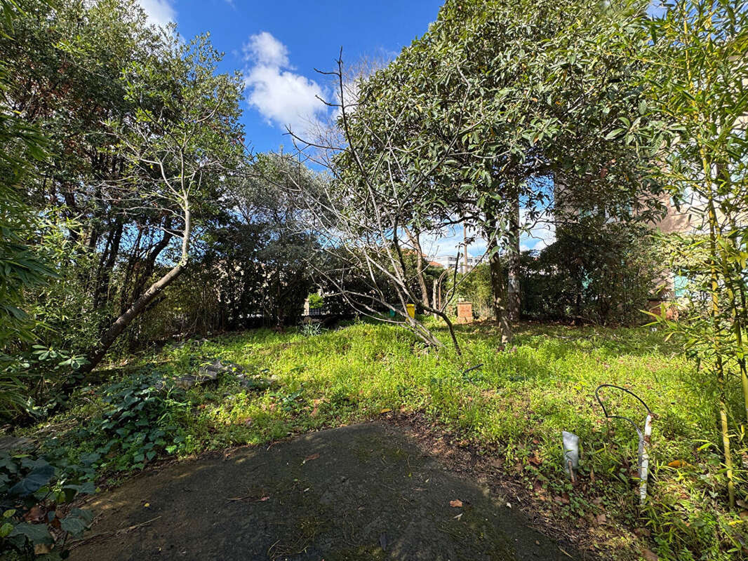 Autre à MARSEILLE-12E