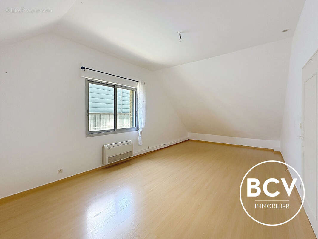 LEVES (28, maison de maçon T7  197M² sous-sol total , piscine et garage double - photo 13