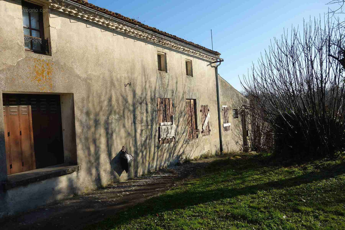 Ensemble immobilier à rénover au coeur de Blaye - photo 5