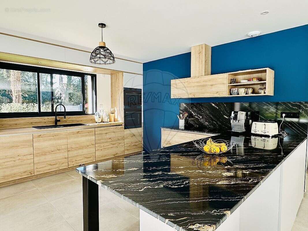 Maison à LES MATHES