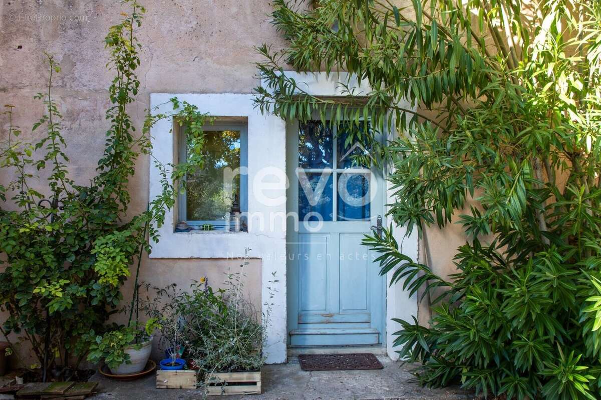 Mas de village de charme rénové avec goût ! - photo 6