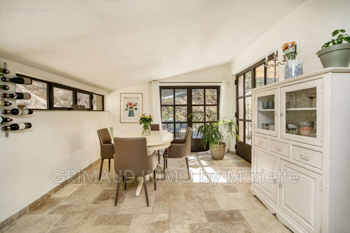 Maison à LA GARDE-FREINET