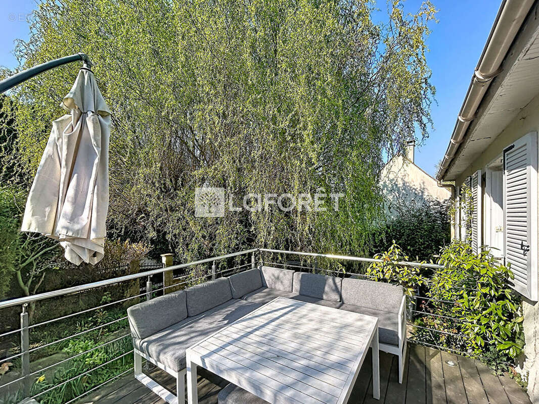 Maison familiale climatisée, avec sous-sol - Orgeval - 7 pièces - photo 4