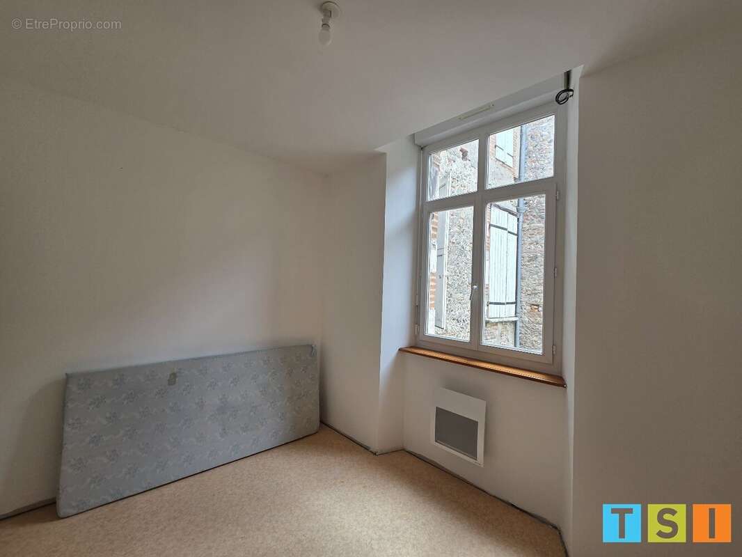 Appartement de 80 m² sur 2 étages avec 1 cour de 43 m², centre ville - photo 9