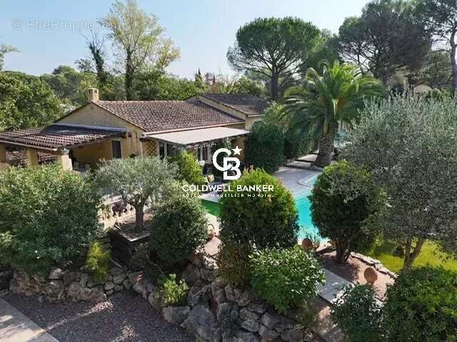 Maison à ROQUEBRUNE-SUR-ARGENS