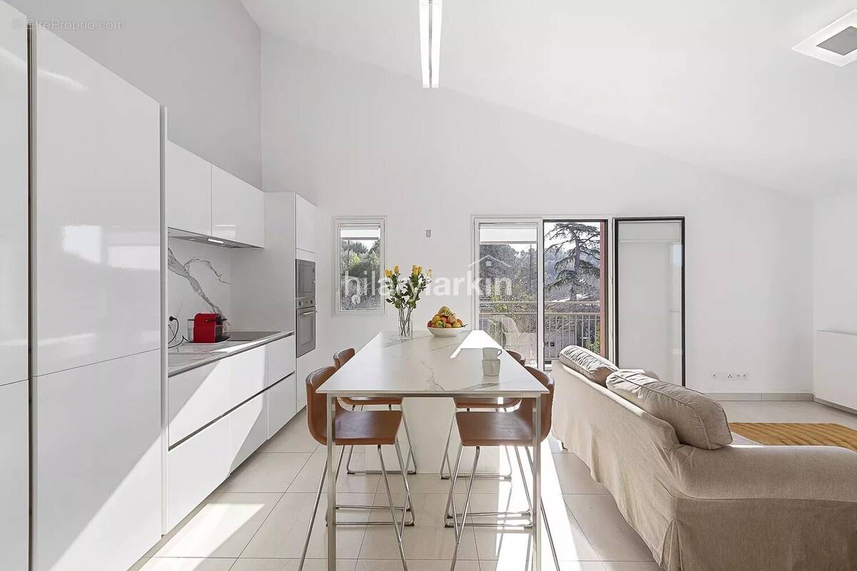 Appartement à VALBONNE