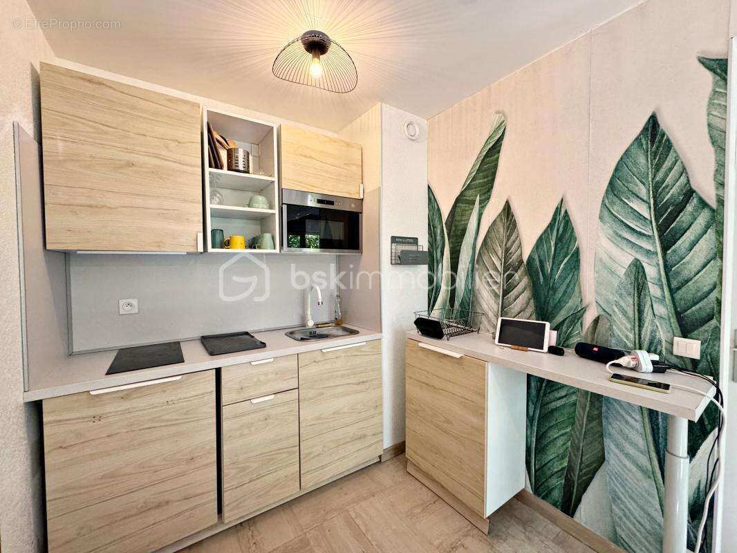 Dpt var - hyeres les palmiers centre - studio de 26 m² - 1er etage avec ascenseur - photo 2