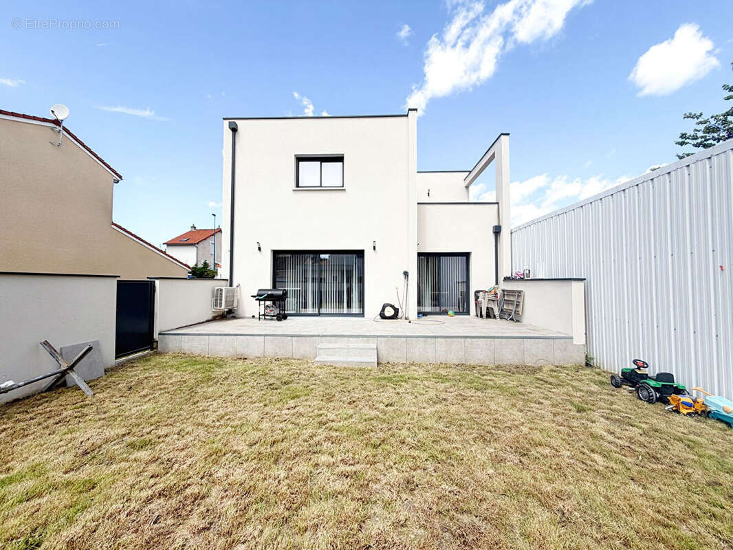Maison à CLERMONT-FERRAND